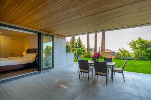 Dundarave Casa | New 2BR Suite With Great Ocean View in West Vancouver