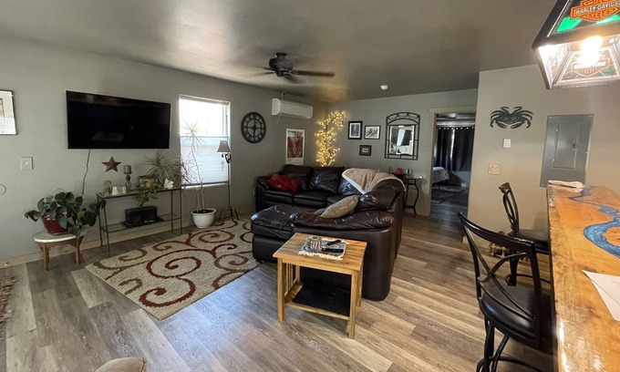 Dayton Apartamento | New 2nd story Apartment minutes from Big Horn Mountains