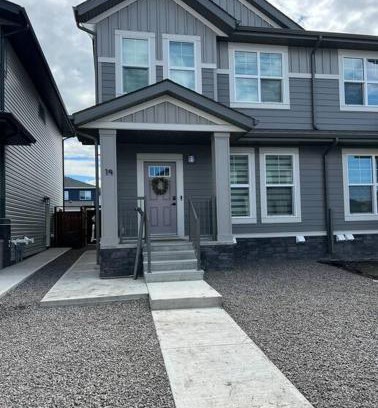 Southeast Calgary Casa | New 3 bedroom duplex with garage