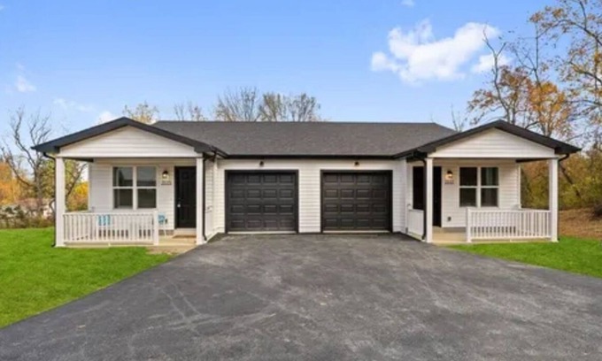 Lawson Heights Casa | NEW 3 bedroom home located on a private lane bordering a nature reserve!