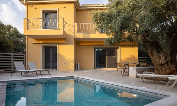 Tsoukaladhes Villa | New 3-bedroom modern villa with private pool, surrounded by olive trees.