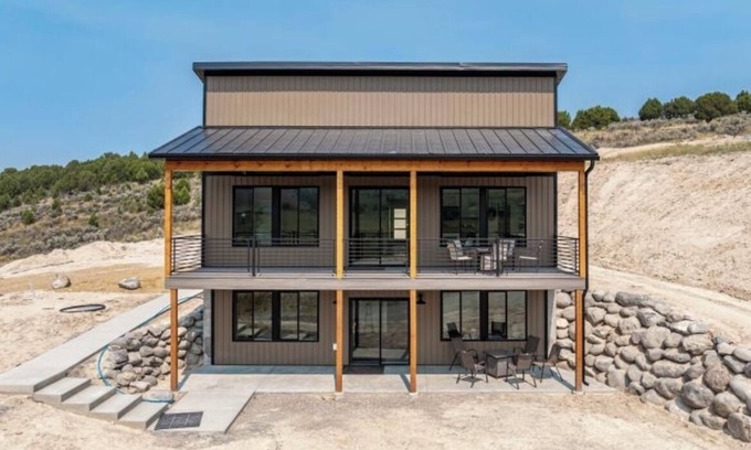 Lava Hot Springs Apartamento | New 3-bedroom in delightful Lava Hot Springs. Bottom unit.