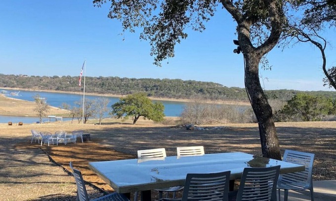 Spicewood Casa | NEW 3BDRM Lake Front Home|2Acres