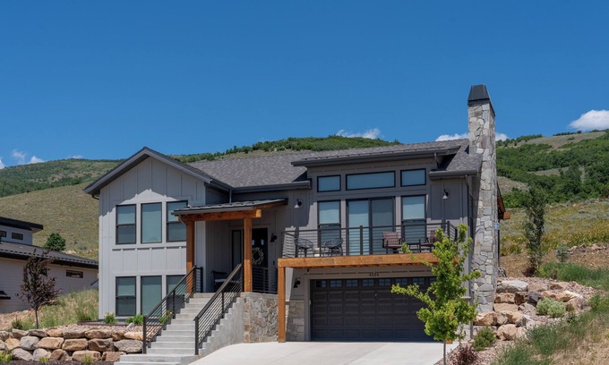 Wolf Creek Casa | New 4 bedroom Home with amazing views and private Hot Tub