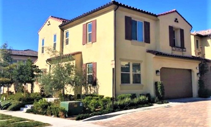 Lake Forest Casa | Casa nueva de 4 habitaciones cerca de Irvine Spectrum! Resort estilo de vida !!