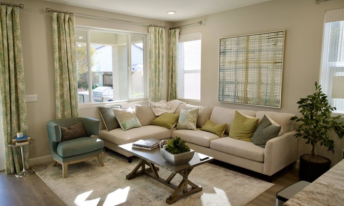 Visalia Casa | New 4B Home + Loft near Sequoia, EV