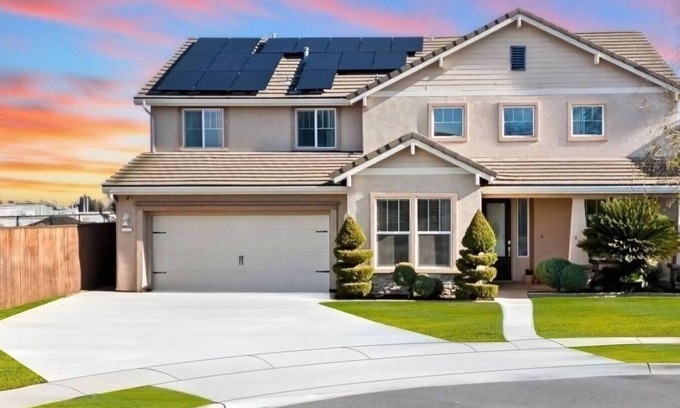 Oakdale Casa | *NEW 4BD Oakdale Retreat, Pool, AC, Sleeps 14, Newly Remodeled