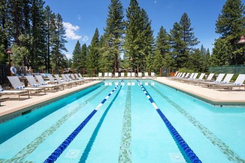 Truckee Casa | NEW 4BD Residence in the Signature Home Collection at Old Grenwood!
