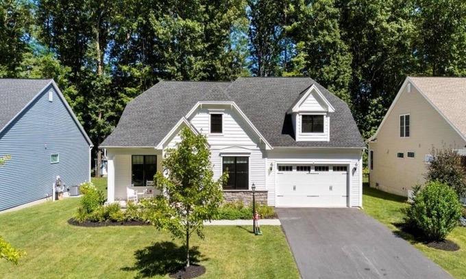 Saratoga Springs Casa | NEW 5 BR 4 Bath IMPECCABLE home Community Indoor pool! EV charger
