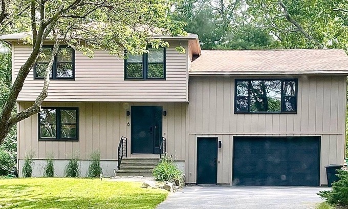 Westerly Casa | NEW! 5 STAR Coastal Farmhouse - 3BR in Westerly! Moments to Watch Hill