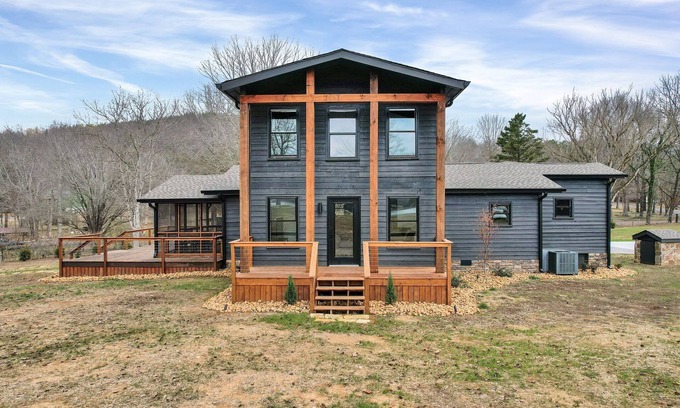 Chickamauga Lake Casa | NEW 6 Bedrooms - Two houses and a pavillion on Chickamauga Lake with new dock