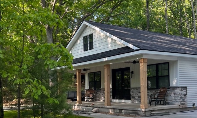 Mears Cabina | New and clean cozy up north cabin!