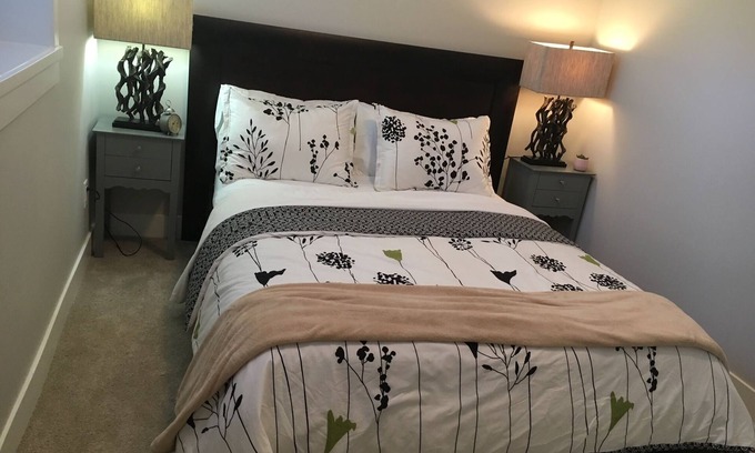 Guildford Casa | New and Cozy 2 bedrooms suite