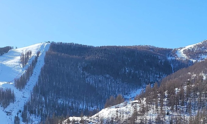 Saint-Etienne-de-Tinee Apartamento | New apartment at the foot of the Riou slopes in AURON