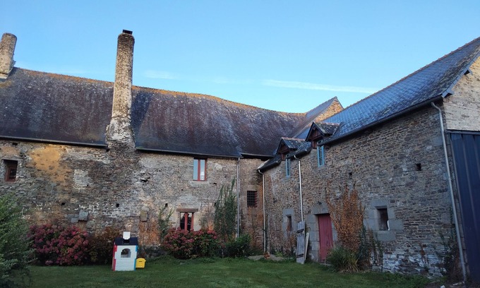 Roz-Landrieux Apartamento | New apartment in superb manor house in the heart of the countryside and activities