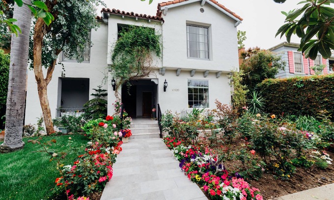 Westwood Apartamento | New apartment in heart