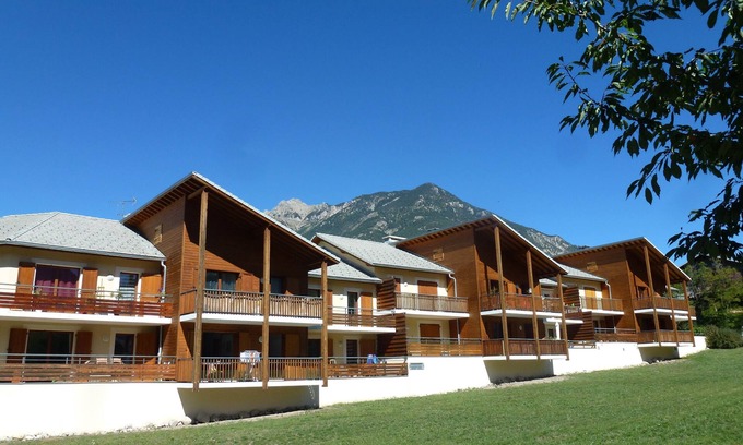 Guillestre Apartamento | Nuevo apartamento, cerca de las estaciones de esquí, con rumbo sur, hermosa vista de Risoul.
