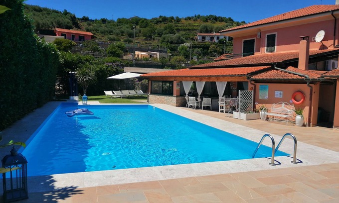 Imperia Apartamento | Angels apartamento en villa con piscina 5 personas wi-fi