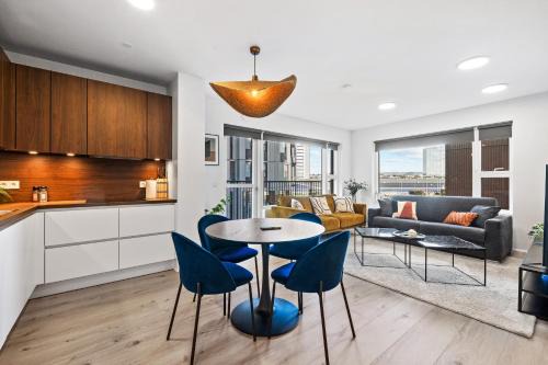 Kopavogur Apartamento | New Apt Near Smáralind Mall With Private Parking