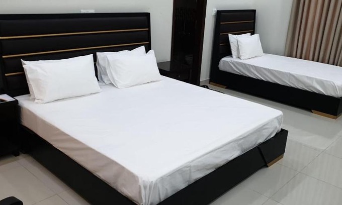 PECHS Casa | New Asaish Inn