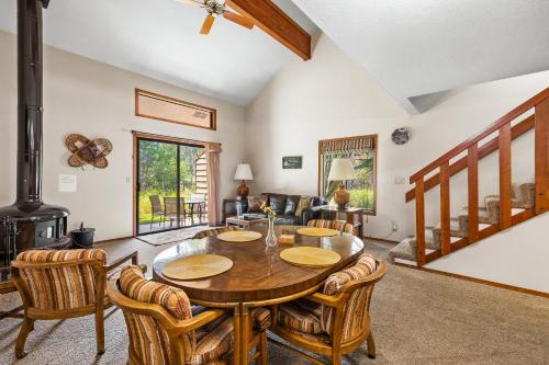 McCall Casa | New! Aspen 4 Seasons - Seasonal pool - Close to beaches, parks, golf, and downtown