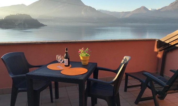 Fiumelatte Apartamento | New Attic Lake View 5
