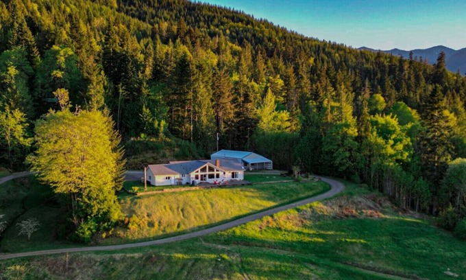 Port Angeles Casa | NEW "Aurora Haven": World Top VIEW 10 Acer Privacy