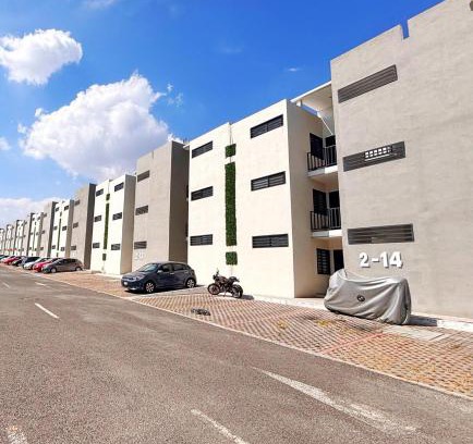 Jimenez Apartamento | New Bamboo Los Pirineos business and leisure