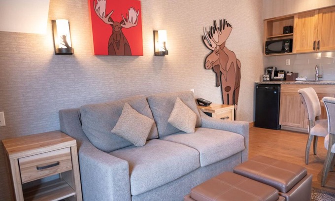Banff Condominio | New Banff Apartment | 1 Minute from the Centre!