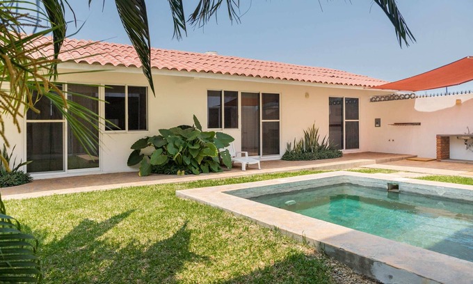 Emiliano Zapata Apartamento | NEW! Beach 660 mts, Tropical Garden, BBQ, Pool