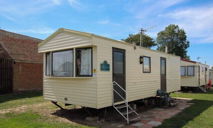 Dymchurch Casa | New beach holiday park spacious family caravan