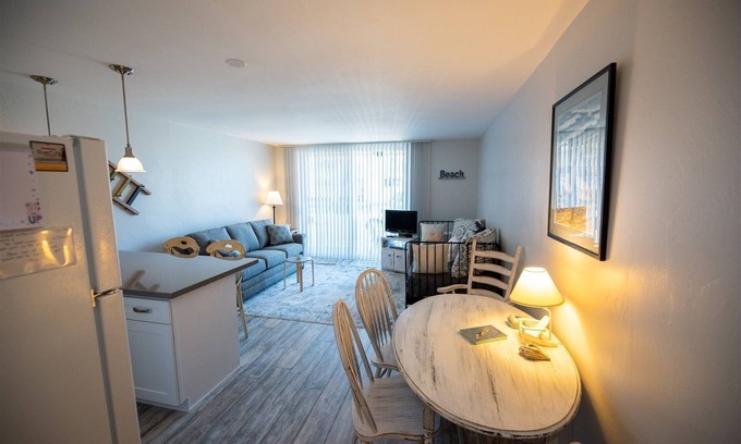 Carpinteria Condominio | NEW! Beach Studio w/Private Ocean View Balcony #235
