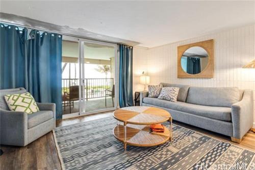 Punaluu Casa | NEW Beachfront Condo