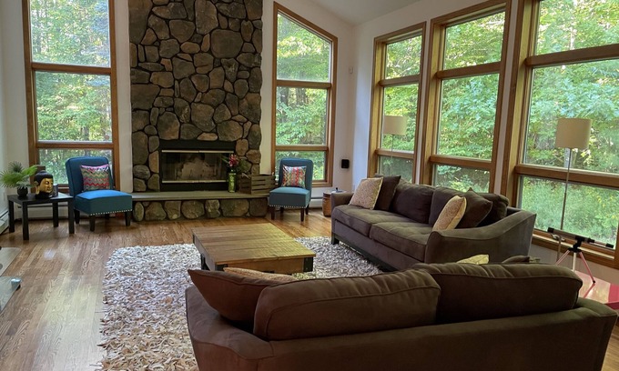Goshen Casa | NEW! Beautiful 3br vacation home at Woodridge Lake, Goshen, Litchfield County