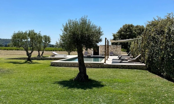 Tulette Otro | New: Beautiful renovated farmhouse in the heart of the vineyards