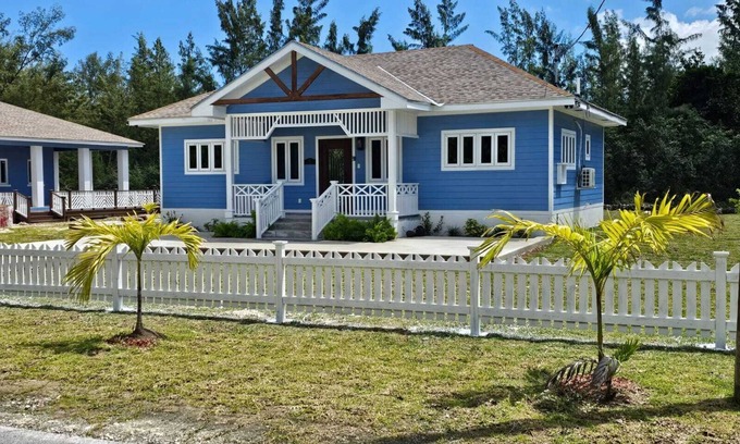 Nicholls Town Casa | New, beautifully furnished Cozy bungalow in a quiet neighborhood.