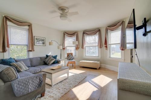 New Bedford Apartamento | New Bedford Apartment about 4 Mi to Fort Phoenix Beach