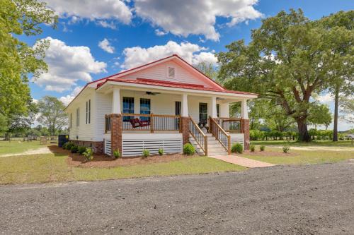 New Bern Casa | New Bern Vacation Rental on Farm with Fire Pit!
