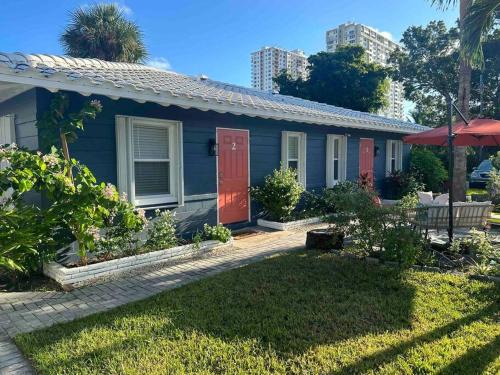 Pompano Beach Apartamento | New & Blue - 2 blocks to the beach