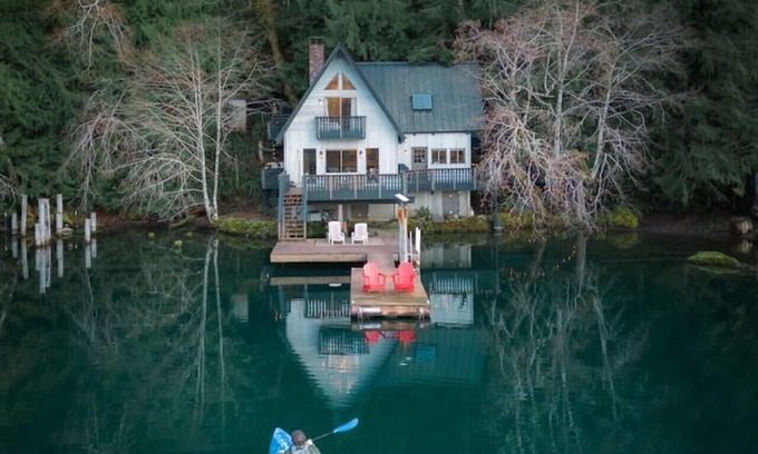 Port Angeles Casa | NEW-"Blue Haven" Iconic Lakefront 4 Season Retreat