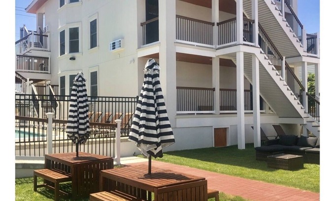 Wildwood Condominio | Brand New Boutique Hotel / Condo 1. A 5 cuadras de la playa y el paseo marítimo # 9