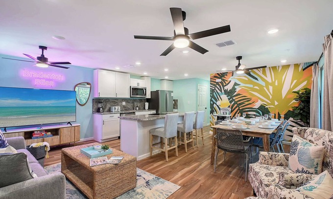 South Bradenton Condominio | *NEW* Bradenton Bliss Basecamp - 5bed 2bath Sleeps 10