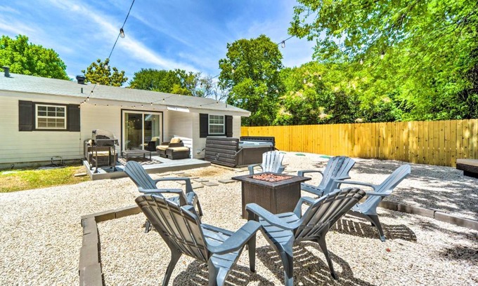 New Braunfels Casa | New Braunfels Haven with Hot Tub and Fire Pit!