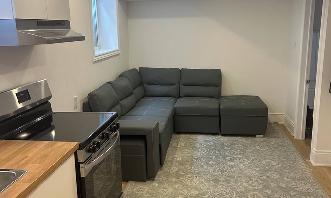 Watertown Casa | New Bright Cozy Basement Central Location Separate Entrance Free Parking