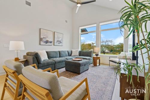 Lakeland Park Apartamento | New Build 2BR 2BA Steiner Ranch Stay w Balcony Dining by Austin Vacay