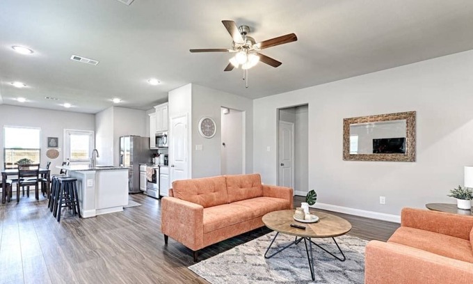 Greenville Casa | ✨ NEW BUILD 4BD 2BA Cheerful Bright Home! 🆕
