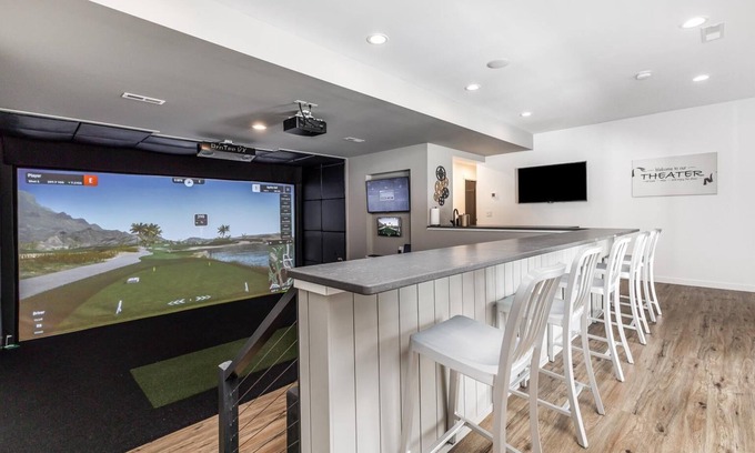 The Galena Territory Casa | New Build: Commercial Grade Golf Simulator+18’ Theater+Bar Event Space+Hot Tub