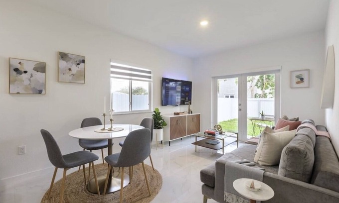 West Little River Casa | NEW BUILD! Luxury 3 Bedroom / 2 Bathroom Private Clean Home - MIAMI☀️🏝