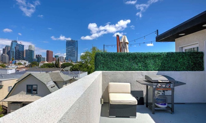 Pico-Union Casa | New build. Stylish furnishings near Downtown &Hollywood