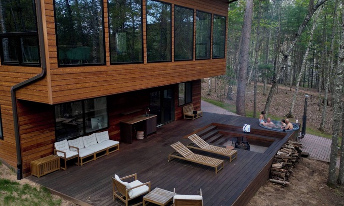 St Germain Casa | New build unique B Family At The Lake Cabin